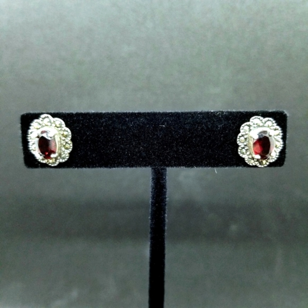 Sterling silver marcasite garnet earrings ❤